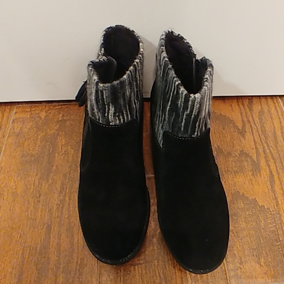 Booties like new - Picture 2 of 7